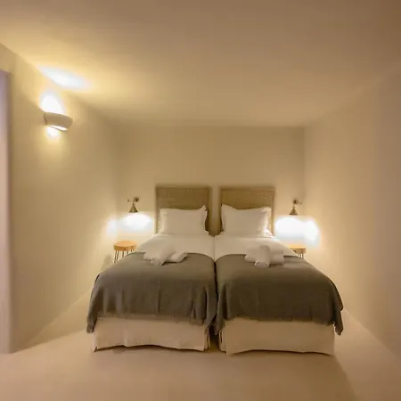 Elements Cave 4* Megalochori (Santorini)