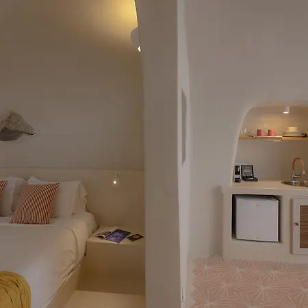 Elements Cave Aparthotel Megalochori (Santorini)