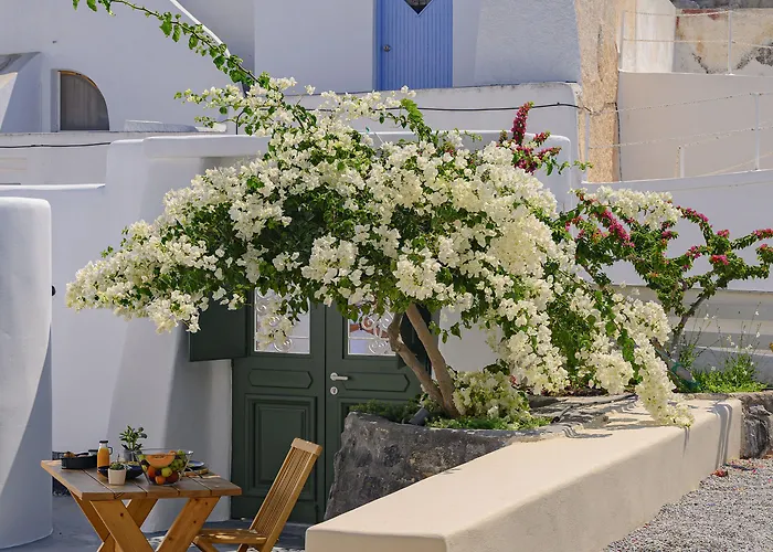 Elements Cave Aparthotel 4*