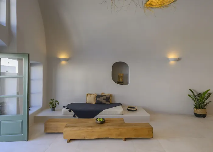 Elements Cave Aparthotel 4*