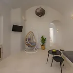 Elements Cave Apartmanhotel