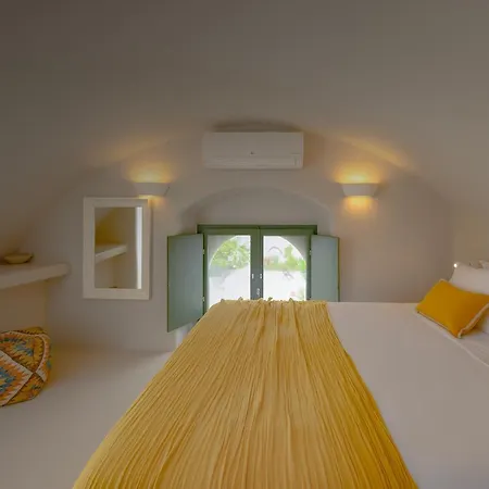 Elements Cave Apartmanhotel 4*