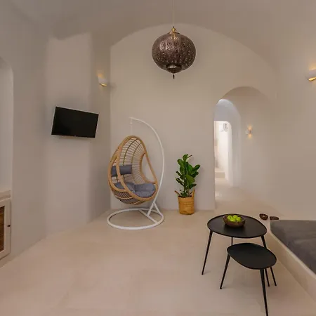 Elements Cave شقة فندقية 4*