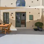 Elements Cave شقة فندقية
