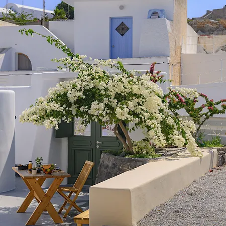 Elements Cave Apart-hotel 4*