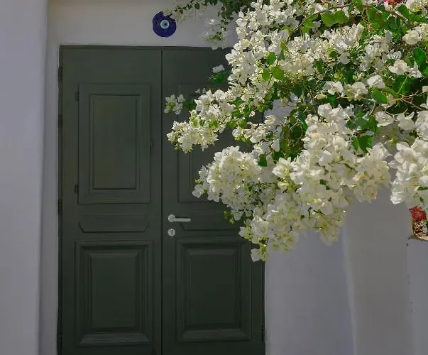 Elements Cave Apartmanhotel 4*