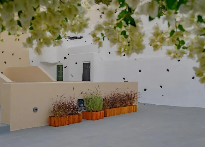 Elements Cave Apartmanhotel 4*