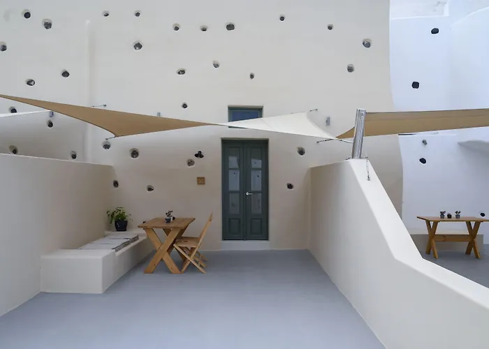 Elements Cave Aparthotel Megalochori (Santorini)