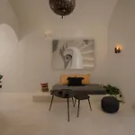 Elements Cave Apartmanhotel